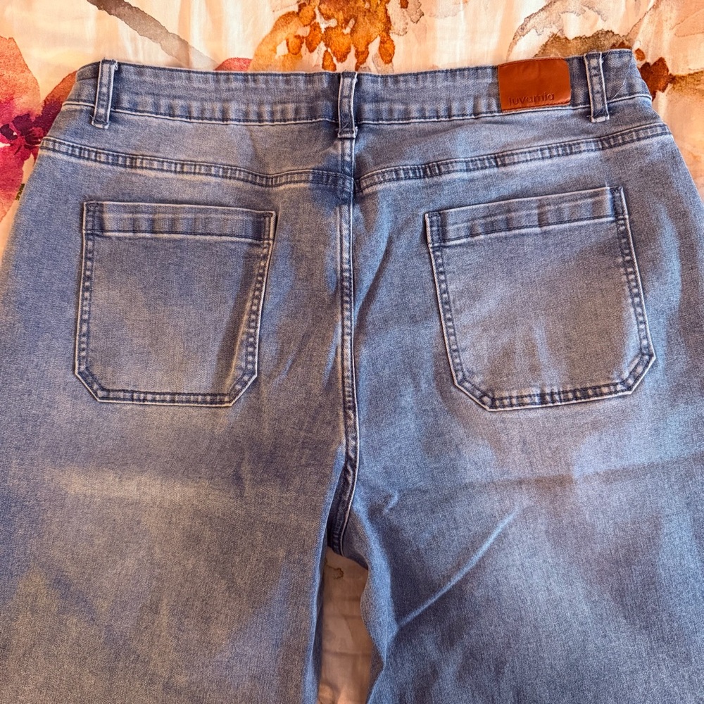 Chic Denim Women's Flare Jeans - Picture 5 of 11